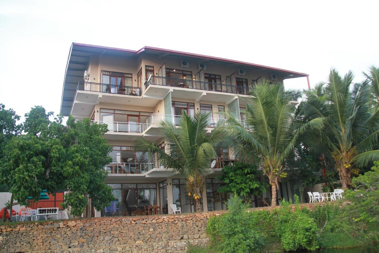 Sanu Lagoon Resort & Spa Tangalle Bagian luar foto